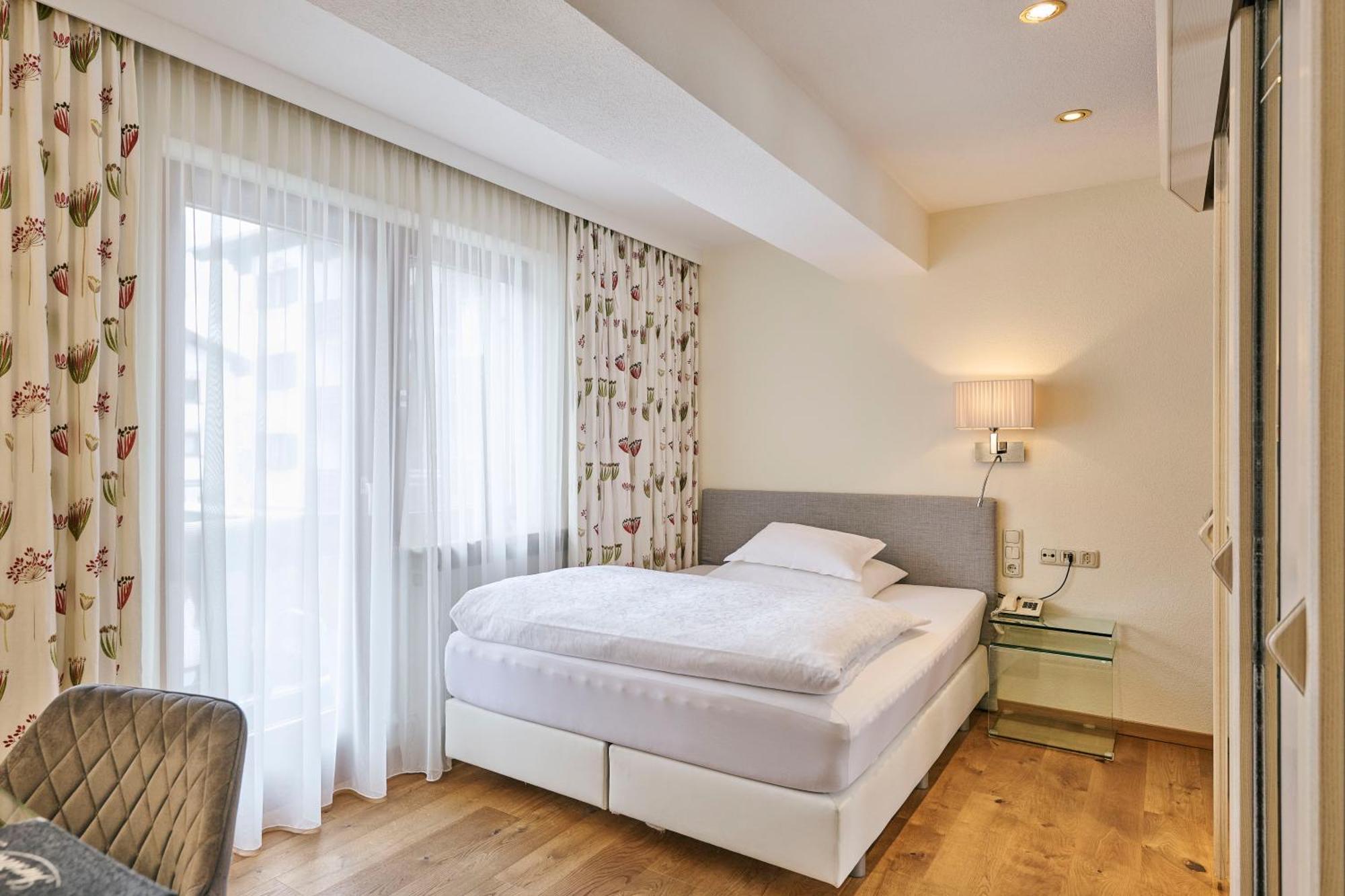 לך אם ארלברג Hotel Garni Sursilva מראה חיצוני תמונה